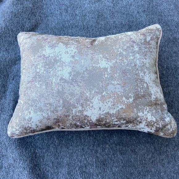 Unbranded Other - Accent Throw Pillow. Abstract Pattern. 14x12” Designer.